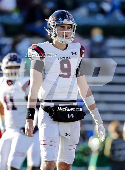 Thumbnail 1 in Ryan vs. Longview (UIL 5A Division 1 Regional Semifinal) photogallery.