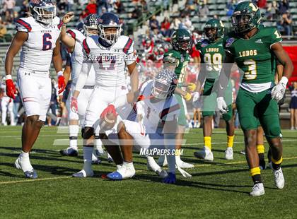 Thumbnail 1 in Ryan vs. Longview (UIL 5A Division 1 Regional Semifinal) photogallery.
