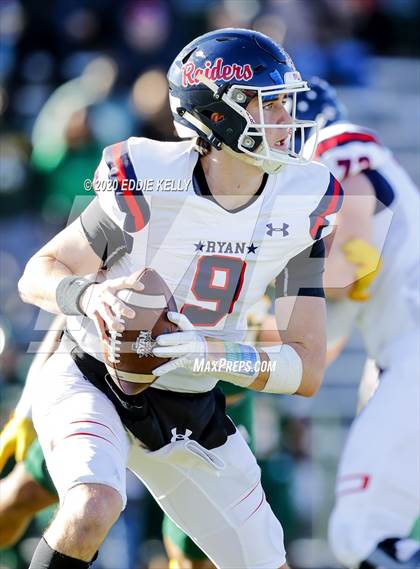 Thumbnail 3 in Ryan vs. Longview (UIL 5A Division 1 Regional Semifinal) photogallery.