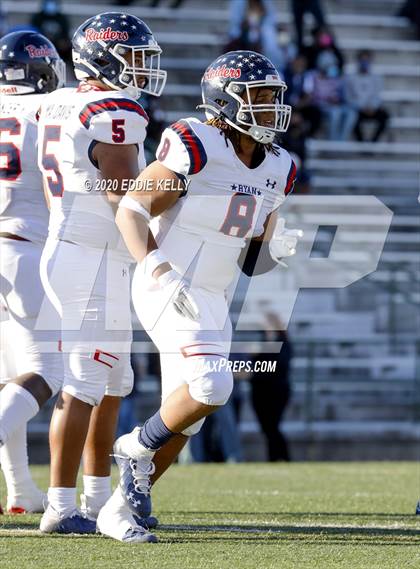 Thumbnail 3 in Ryan vs. Longview (UIL 5A Division 1 Regional Semifinal) photogallery.