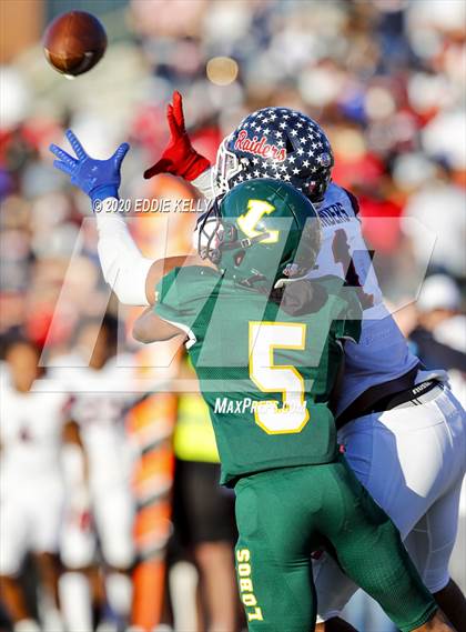 Thumbnail 1 in Ryan vs. Longview (UIL 5A Division 1 Regional Semifinal) photogallery.