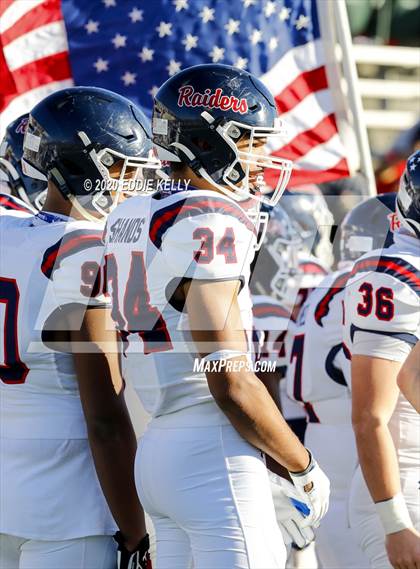 Thumbnail 1 in Ryan vs. Longview (UIL 5A Division 1 Regional Semifinal) photogallery.
