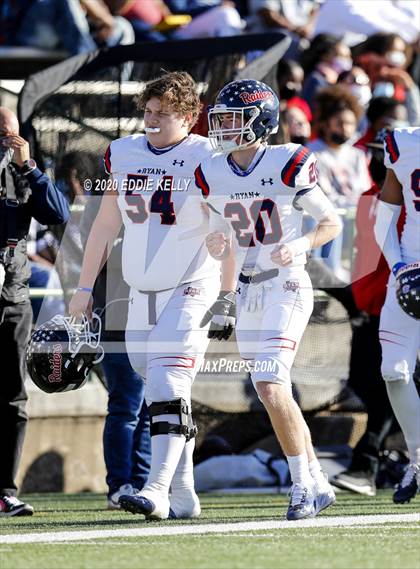 Thumbnail 2 in Ryan vs. Longview (UIL 5A Division 1 Regional Semifinal) photogallery.