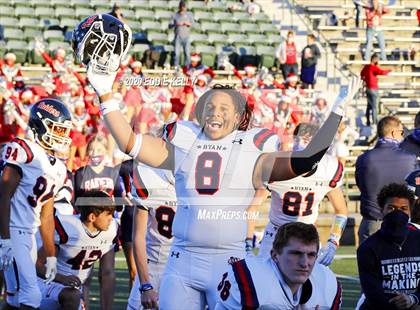 Thumbnail 2 in Ryan vs. Longview (UIL 5A Division 1 Regional Semifinal) photogallery.