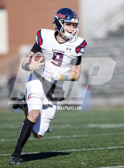 Thumbnail 2 in Ryan vs. Longview (UIL 5A Division 1 Regional Semifinal) photogallery.