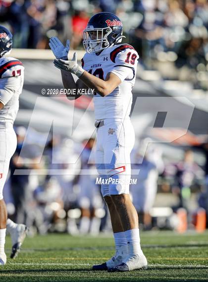 Thumbnail 3 in Ryan vs. Longview (UIL 5A Division 1 Regional Semifinal) photogallery.