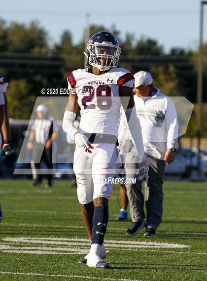 Thumbnail 3 in Ryan vs. Longview (UIL 5A Division 1 Regional Semifinal) photogallery.