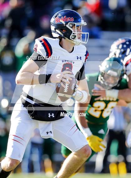 Thumbnail 2 in Ryan vs. Longview (UIL 5A Division 1 Regional Semifinal) photogallery.