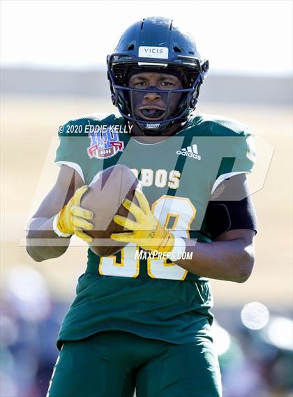 Thumbnail 2 in Ryan vs. Longview (UIL 5A Division 1 Regional Semifinal) photogallery.