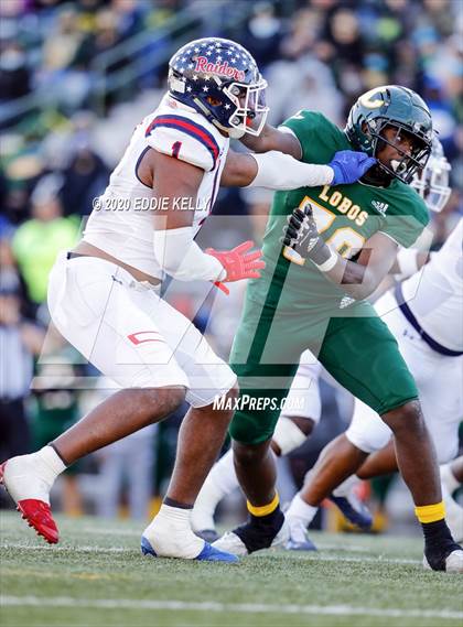 Thumbnail 3 in Ryan vs. Longview (UIL 5A Division 1 Regional Semifinal) photogallery.