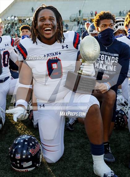 Thumbnail 2 in Ryan vs. Longview (UIL 5A Division 1 Regional Semifinal) photogallery.