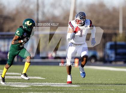 Thumbnail 2 in Ryan vs. Longview (UIL 5A Division 1 Regional Semifinal) photogallery.