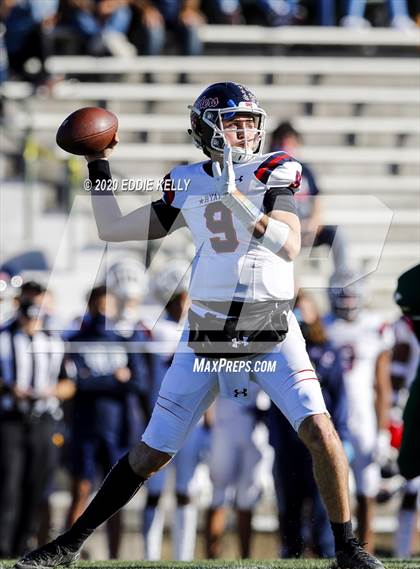 Thumbnail 1 in Ryan vs. Longview (UIL 5A Division 1 Regional Semifinal) photogallery.