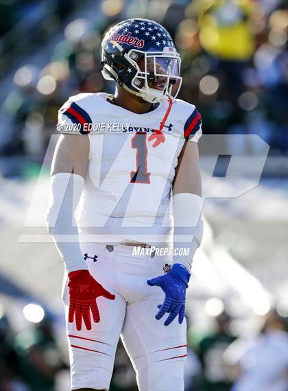 Thumbnail 2 in Ryan vs. Longview (UIL 5A Division 1 Regional Semifinal) photogallery.