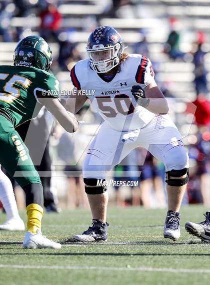 Thumbnail 1 in Ryan vs. Longview (UIL 5A Division 1 Regional Semifinal) photogallery.