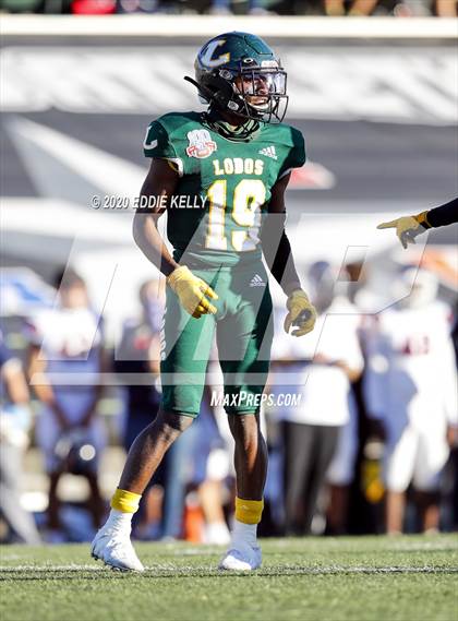 Thumbnail 2 in Ryan vs. Longview (UIL 5A Division 1 Regional Semifinal) photogallery.