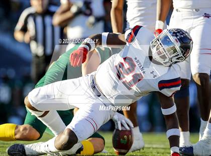 Thumbnail 2 in Ryan vs. Longview (UIL 5A Division 1 Regional Semifinal) photogallery.