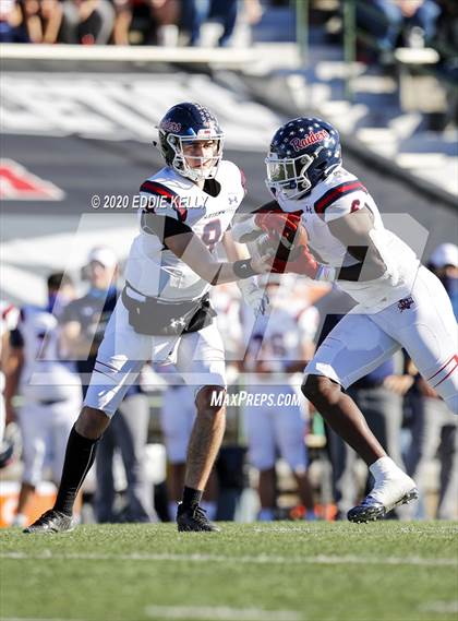 Thumbnail 2 in Ryan vs. Longview (UIL 5A Division 1 Regional Semifinal) photogallery.