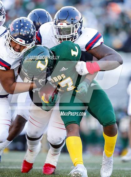 Thumbnail 2 in Ryan vs. Longview (UIL 5A Division 1 Regional Semifinal) photogallery.