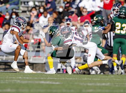 Thumbnail 1 in Ryan vs. Longview (UIL 5A Division 1 Regional Semifinal) photogallery.