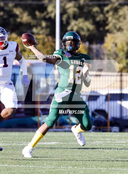 Thumbnail 1 in Ryan vs. Longview (UIL 5A Division 1 Regional Semifinal) photogallery.