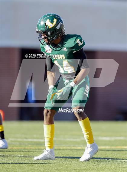 Thumbnail 1 in Ryan vs. Longview (UIL 5A Division 1 Regional Semifinal) photogallery.