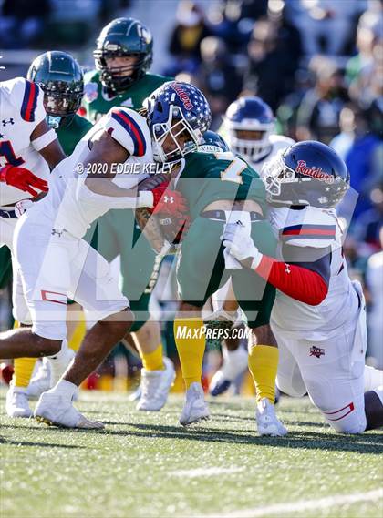 Thumbnail 1 in Ryan vs. Longview (UIL 5A Division 1 Regional Semifinal) photogallery.