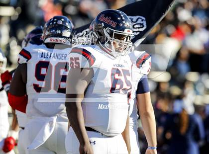 Thumbnail 3 in Ryan vs. Longview (UIL 5A Division 1 Regional Semifinal) photogallery.