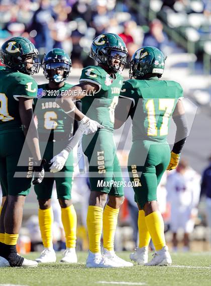 Thumbnail 1 in Ryan vs. Longview (UIL 5A Division 1 Regional Semifinal) photogallery.