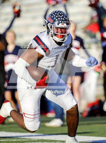 Thumbnail 3 in Ryan vs. Longview (UIL 5A Division 1 Regional Semifinal) photogallery.