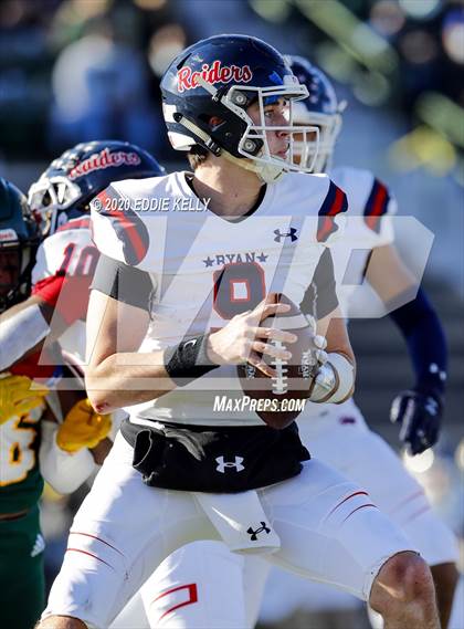 Thumbnail 3 in Ryan vs. Longview (UIL 5A Division 1 Regional Semifinal) photogallery.
