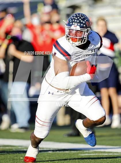 Thumbnail 1 in Ryan vs. Longview (UIL 5A Division 1 Regional Semifinal) photogallery.
