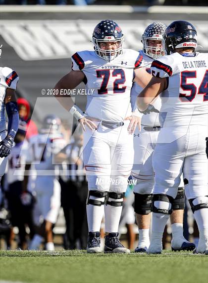 Thumbnail 1 in Ryan vs. Longview (UIL 5A Division 1 Regional Semifinal) photogallery.