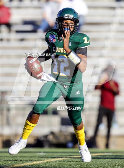 Thumbnail 3 in Ryan vs. Longview (UIL 5A Division 1 Regional Semifinal) photogallery.