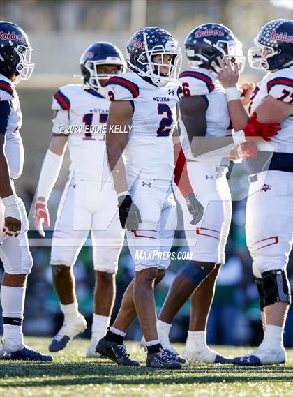 Thumbnail 2 in Ryan vs. Longview (UIL 5A Division 1 Regional Semifinal) photogallery.
