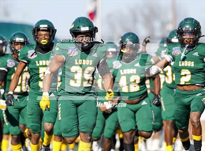 Thumbnail 3 in Ryan vs. Longview (UIL 5A Division 1 Regional Semifinal) photogallery.