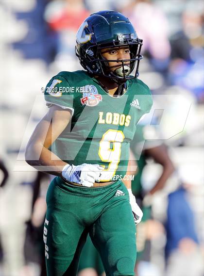 Thumbnail 3 in Ryan vs. Longview (UIL 5A Division 1 Regional Semifinal) photogallery.