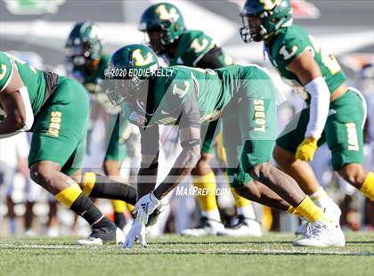 Thumbnail 1 in Ryan vs. Longview (UIL 5A Division 1 Regional Semifinal) photogallery.