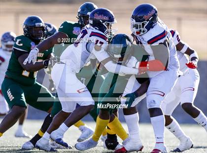 Thumbnail 2 in Ryan vs. Longview (UIL 5A Division 1 Regional Semifinal) photogallery.
