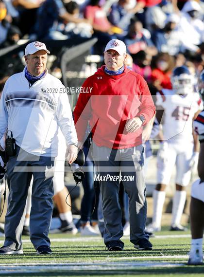Thumbnail 3 in Ryan vs. Longview (UIL 5A Division 1 Regional Semifinal) photogallery.