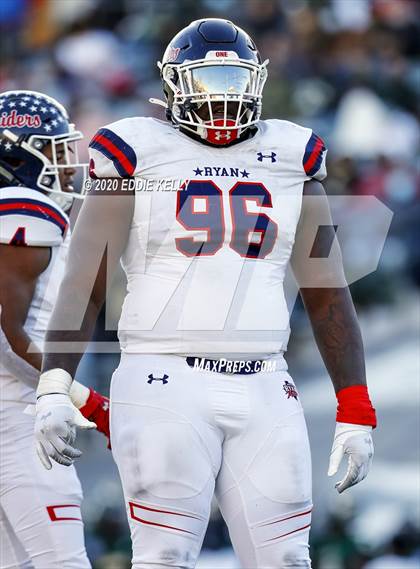 Thumbnail 1 in Ryan vs. Longview (UIL 5A Division 1 Regional Semifinal) photogallery.