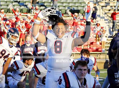 Thumbnail 1 in Ryan vs. Longview (UIL 5A Division 1 Regional Semifinal) photogallery.
