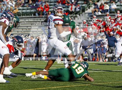 Thumbnail 2 in Ryan vs. Longview (UIL 5A Division 1 Regional Semifinal) photogallery.
