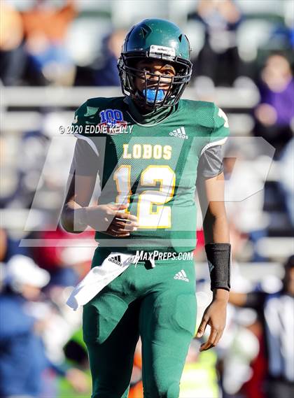 Thumbnail 3 in Ryan vs. Longview (UIL 5A Division 1 Regional Semifinal) photogallery.