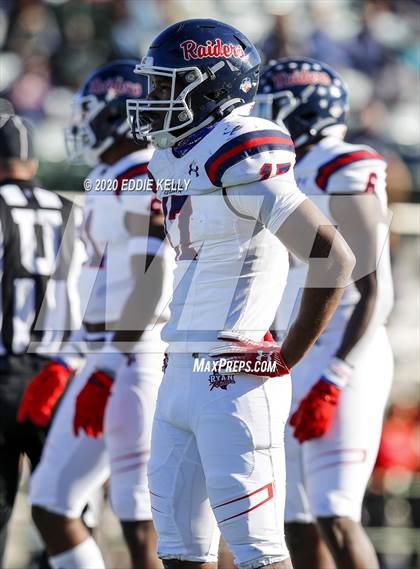 Thumbnail 3 in Ryan vs. Longview (UIL 5A Division 1 Regional Semifinal) photogallery.