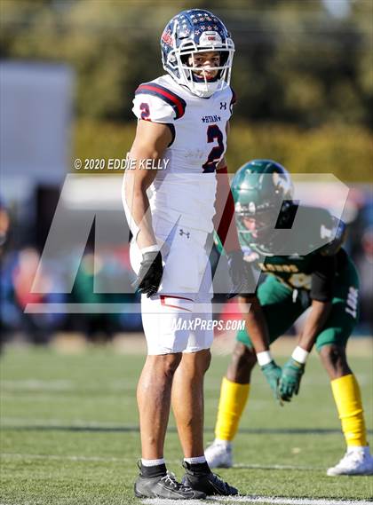 Thumbnail 3 in Ryan vs. Longview (UIL 5A Division 1 Regional Semifinal) photogallery.