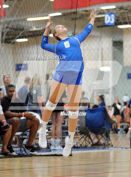 Thumbnail 3 in Santa Margarita vs. Murrieta Mesa (Queen's Court Tournament) photogallery.