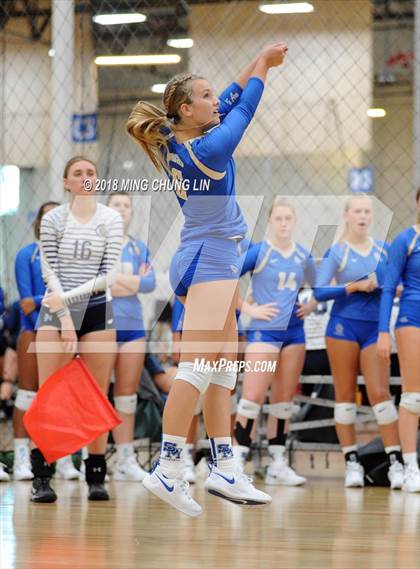 Thumbnail 1 in Santa Margarita vs. Murrieta Mesa (Queen's Court Tournament) photogallery.