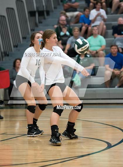 Thumbnail 1 in Hahnville @ Archbishop Chapelle (LHSAA Division I 2nd Round) photogallery.