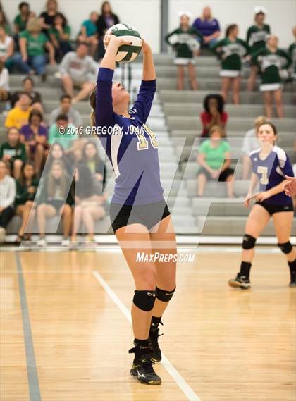 Thumbnail 1 in Hahnville @ Archbishop Chapelle (LHSAA Division I 2nd Round) photogallery.
